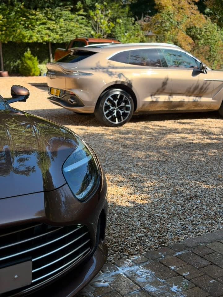 vehicle shown in the supplied mobile car valeting photos