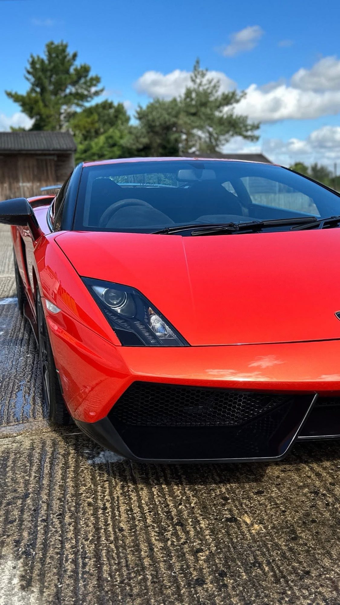 Lamborghini Gallardo shown in the supplied machine polishing photos