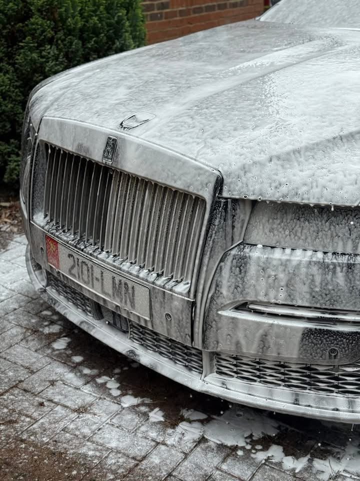 vehicle shown in the supplied deep cleans photos