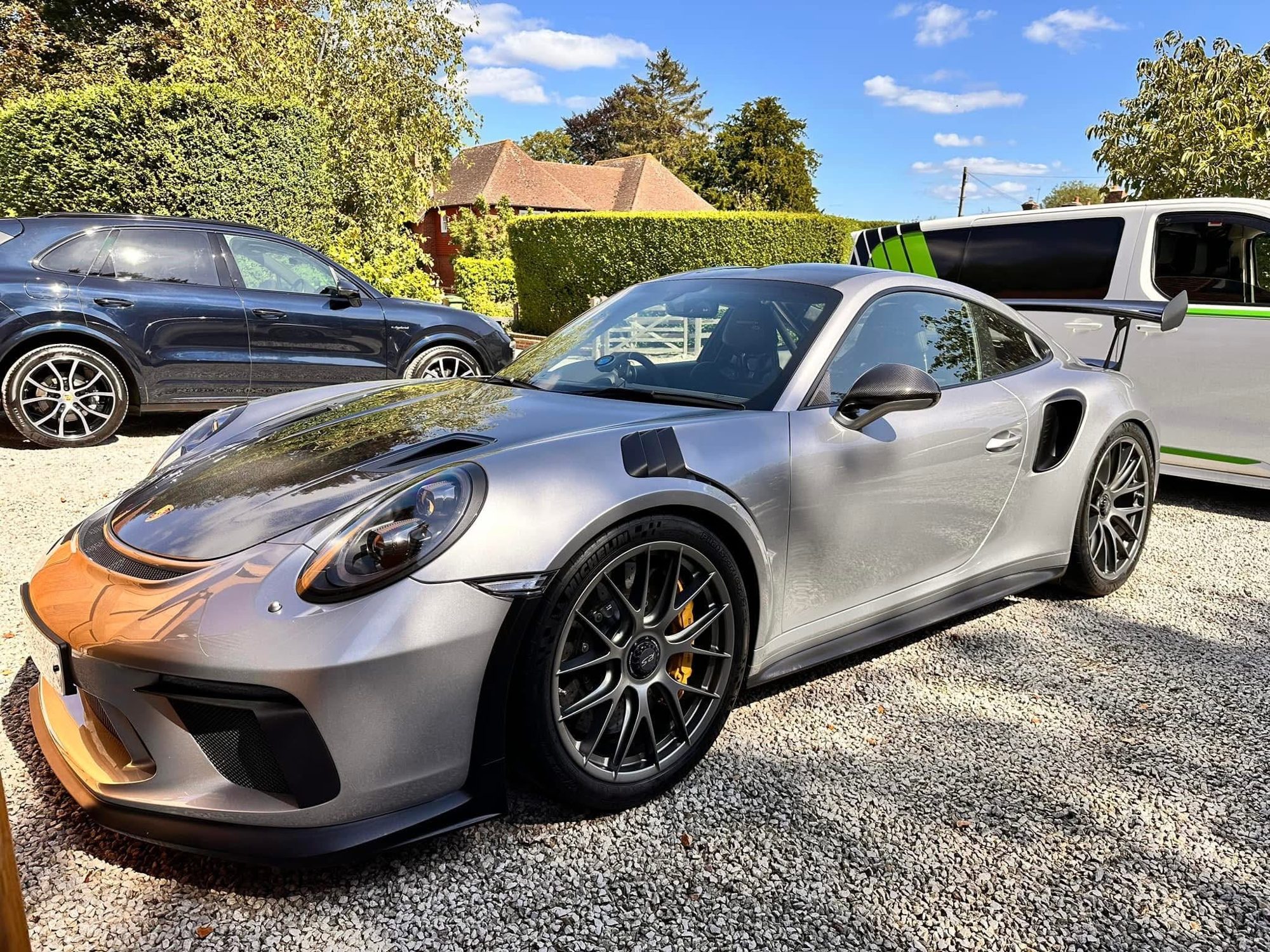 vehicle shown in the supplied machine polishing photos