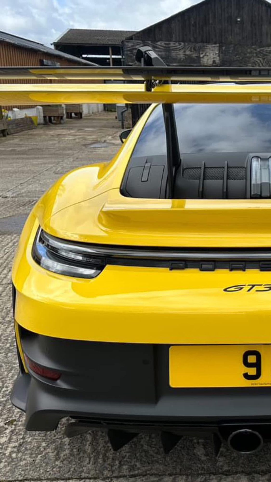 Porsche 911 GT3 RS shown in the supplied machine polishing photos